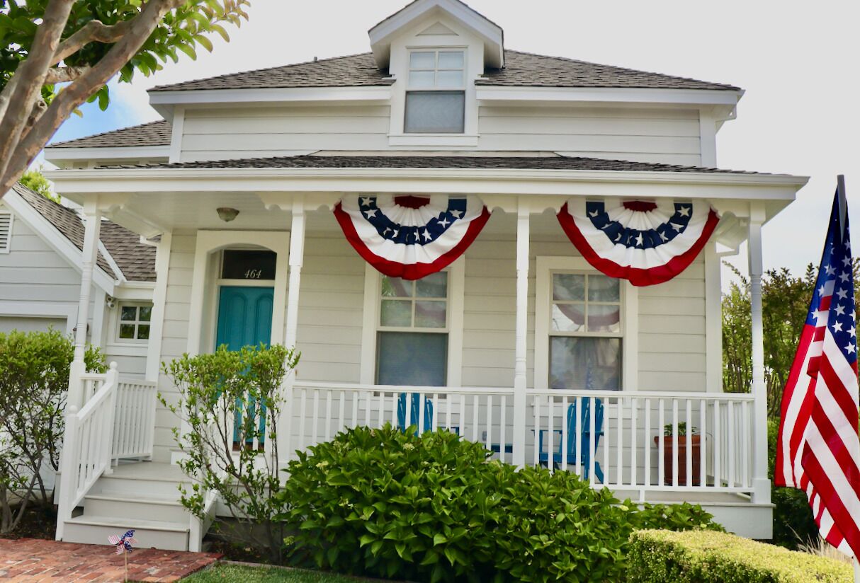 RIGHT IN the ❤️ of  SONOMA PLAZA - Charming 1865 Historical Vintage Cottage