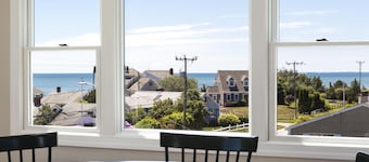 It's never too early for a summer vacation! Amazing water views