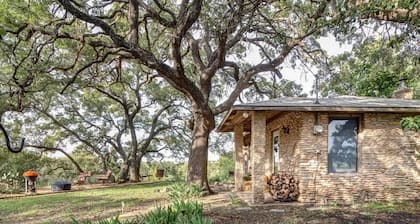Peaceful Farm Cabin for Couples | TX Hill Country