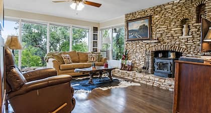 Peaceful Farm Cabin for Couples | TX Hill Country