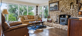 Peaceful Farm Cabin for Couples | TX Hill Country