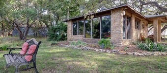 Peaceful Farm Cabin for Couples | TX Hill Country