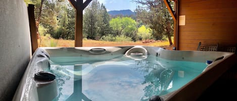 Outdoor spa tub
