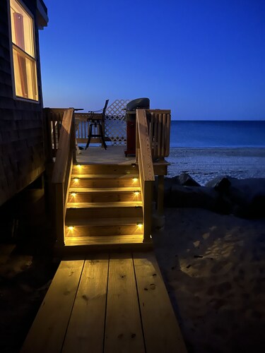 Front und Center !!! Beachfront Home am White Horse Beach, Cape Cod Bereich