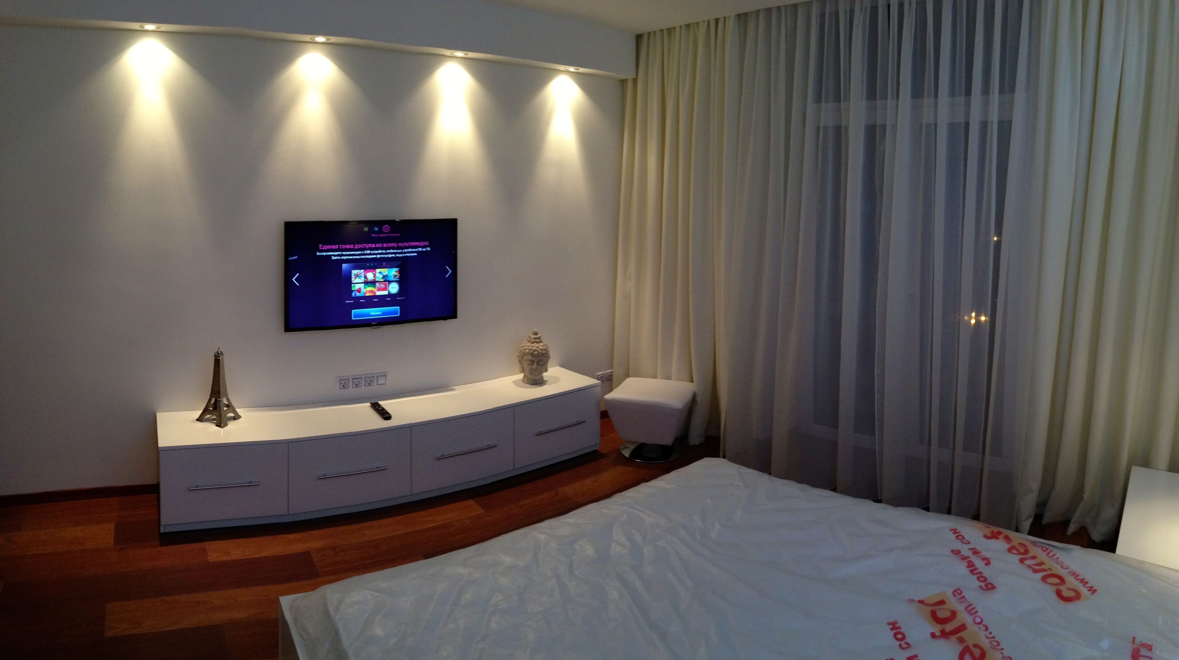 2 chambres, coffres-forts dans les chambres, fer et planche à repasser