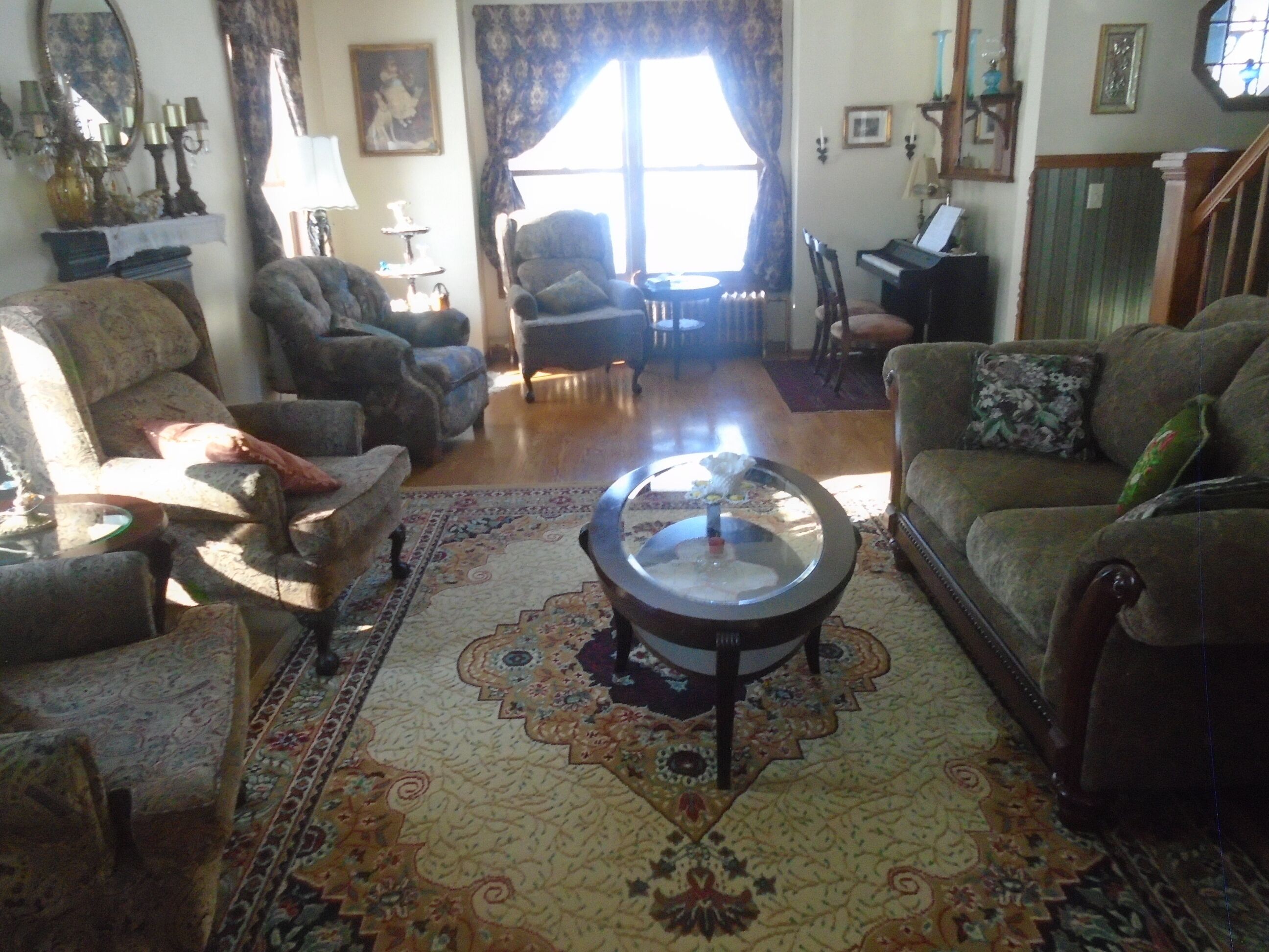 TV connectée, cheminée, jeux vidéo, lecteur de DVD