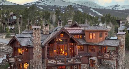 Fox Paw Lodge: Private Peak 8 Home w/ Elevator, Hot Tub, Pool Table, Fire Pit