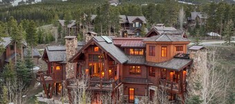 Fox Paw Lodge: Private Peak 8 Home w/ Elevator, Hot Tub, Pool Table, Fire Pit