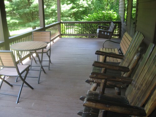 Fox Den Cabin--Secluded Mountain Getaway Near Shenandoah National Park