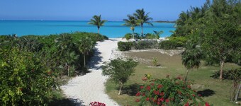 RACIOUS 'ON THE BEACH' Apartment mit 1 King-Bett und TURTLES! CS      