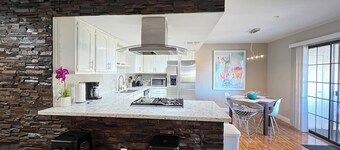 Designed to ENJOY!. Best Vacation Place Las Vegas Nevada By: Smart Homes