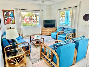 TV, DVD player, books - C1 Step from your condo on to the beach! Pool, bikes, kayaks, more! (San Pedro)