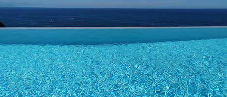 Piscine extérieure, piscine chauffée