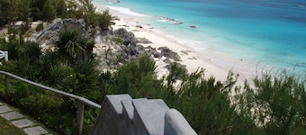 Sea Song 3 Bdrm Beachfront house on Marley Beach with great beach and sea views.