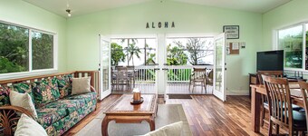 Hilo's Newest Richardson's Beach Park House. Best Loc. Snorkeling, Turtles.