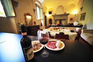Dining - Luxury Renaissance Palace (Firenze)
