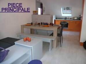 Frigorífic, microones, forn i placa de cuina