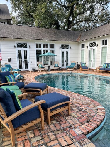 Cozy bungalow charm!