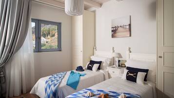 3 bedrooms, in-room safe, desk, iron/ironing board