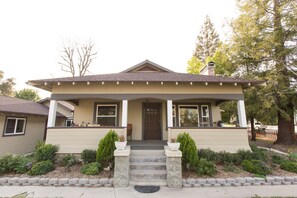 Exterior - UNWIND ON VINE- A Beautiful Place to Stay and Short Walk to Downtown (Paso Robles)