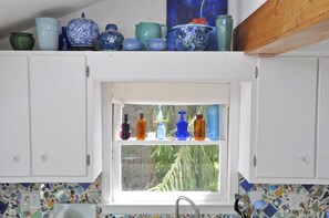 Interior - Wonderful location, walk to beach, private yard, Voted #1 in town by AB&B (old saybrook)