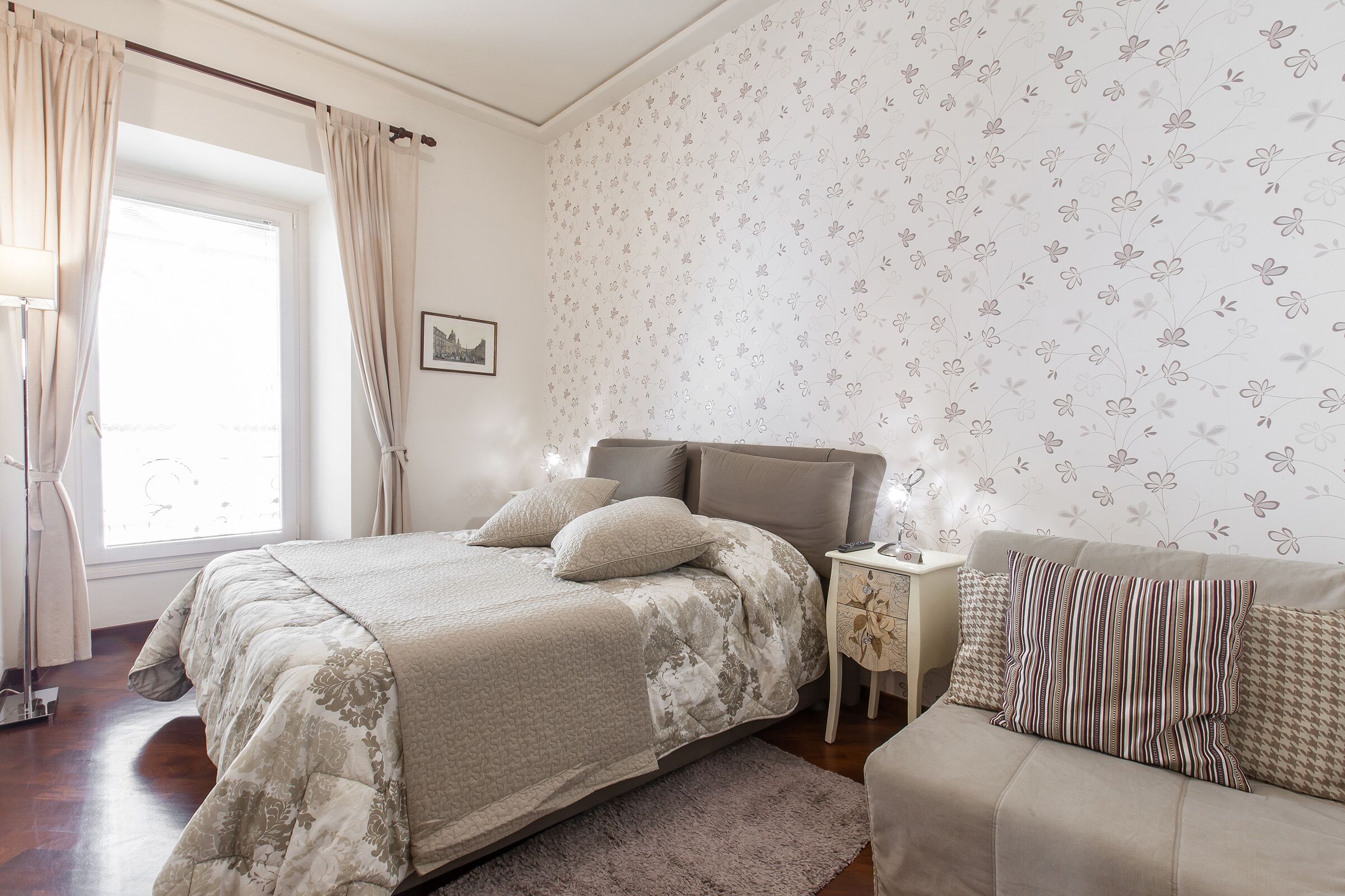 2 bedrooms, in-room safe, iron/ironing board, free WiFi