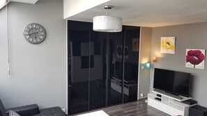 Interior - ****hyper-center Epernay Penthouse (43sm) 1bd Apartment w/ elevator,washer (Épernay)