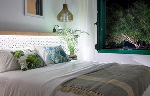 5 bedrooms, iron/ironing board, travel cot, free WiFi