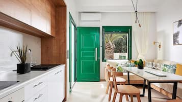 MikrovÄgsugn, ugn, diskmaskin och kaffe- och tebryggare