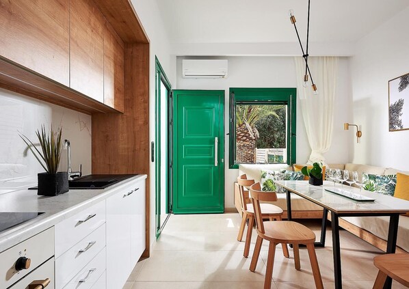 Microwave, oven, dishwasher, coffee/tea maker