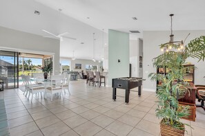 Spielezimmer