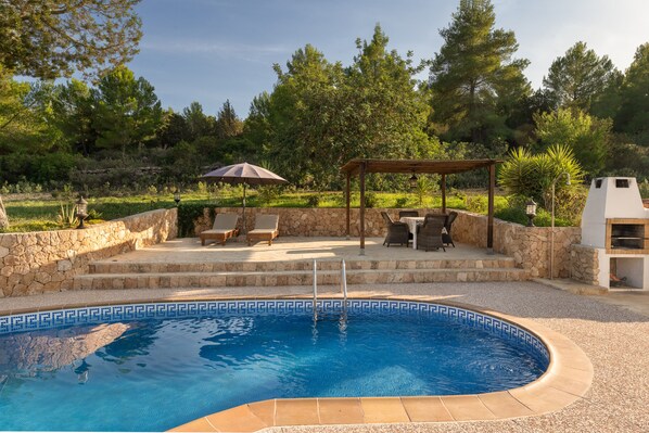 Outdoor pool, sun loungers