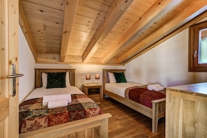 4 chambres, fer et planche Ă repasser, Wi-Fi, draps fournis