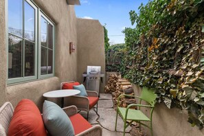 Terrace/patio - Carmel - Peaceful Luxury, Walk Everywhere (Santa Fe)