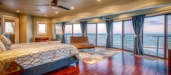 Skyline Views, Hot Tub, Beachfront, Lavish Kitchen at Dunetop Villa