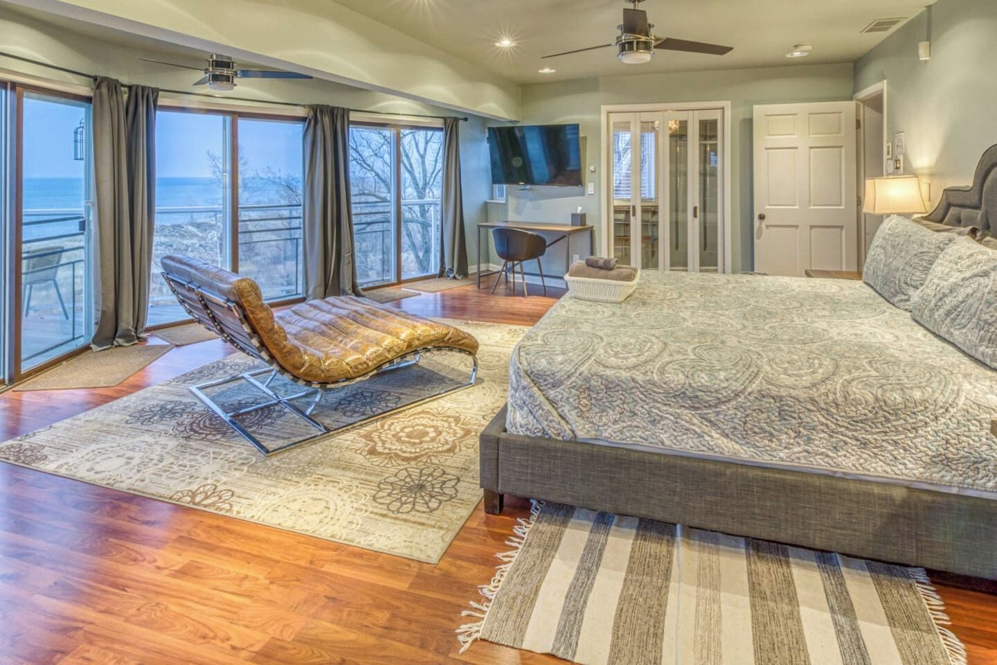 7 bedrooms, desk, iron/ironing board, free WiFi