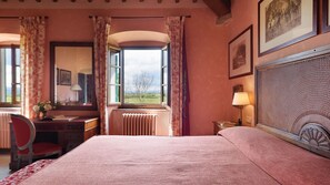 5 bedrooms, iron/ironing board, free WiFi, bed sheets