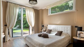 5 chambres, fer et planche à repasser, Wi-Fi gratuit, draps fournis