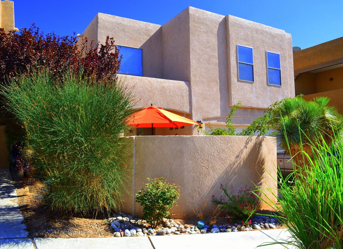 SW STYLE/BREATHTAKING VIEWS & 8 Min. to OLD TWN~WOW REVIEWS/Long Term SPECIALS