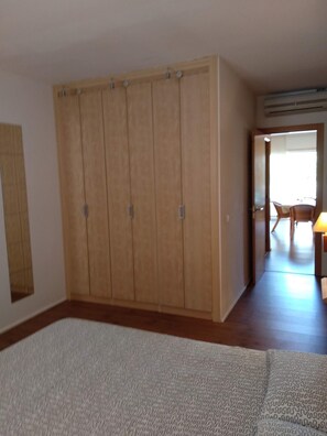2 bedrooms, iron/ironing board, WiFi, bed sheets - Apartment with Wifi 200 meters from the beach (SA COMA)
