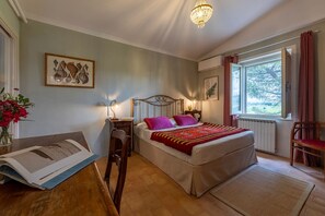 4 chambres, fer et planche à repasser, accès au Wi-Fi (inclus)