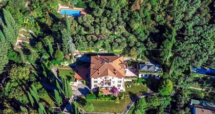Corazza 6+1, Emma Villas
