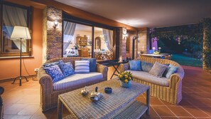 Terrace/patio - Corazza 6+1, Emma Villas (Torri del Benaco)