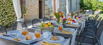 Nonno Fernando 18+4, Emma Villas