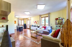 Smart TV, books - Villa Mistral, for 7 persons, Terrace, Barbecue, Air conditioning, WiFi (Alghero)