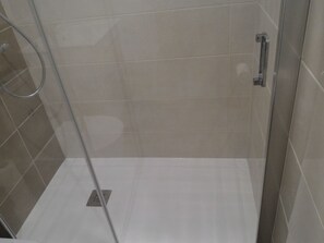 Duschwanne, Toilettenpapier