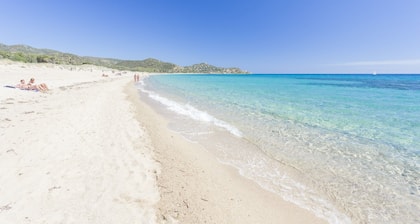 Villa Kala Nostra by the sea, 150m and 5m walk from Kal'eMoru/Villasimius shoreline