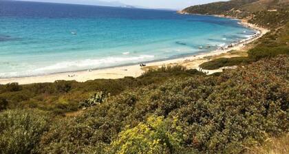 * OFFRE * Individuelle 150m villa de la plage Kale Moru, (Geremeas), prĂšs de Villasimius, et les plus belles plages de sud de la Sardaigne.