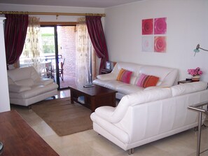 TV connectée, livres, vidéothÚque, chaßne hi-fi