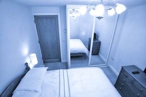 2 Schlafzimmer, Bügeleisen/Bügelbrett, Reisekinderbett, kostenloses WLAN